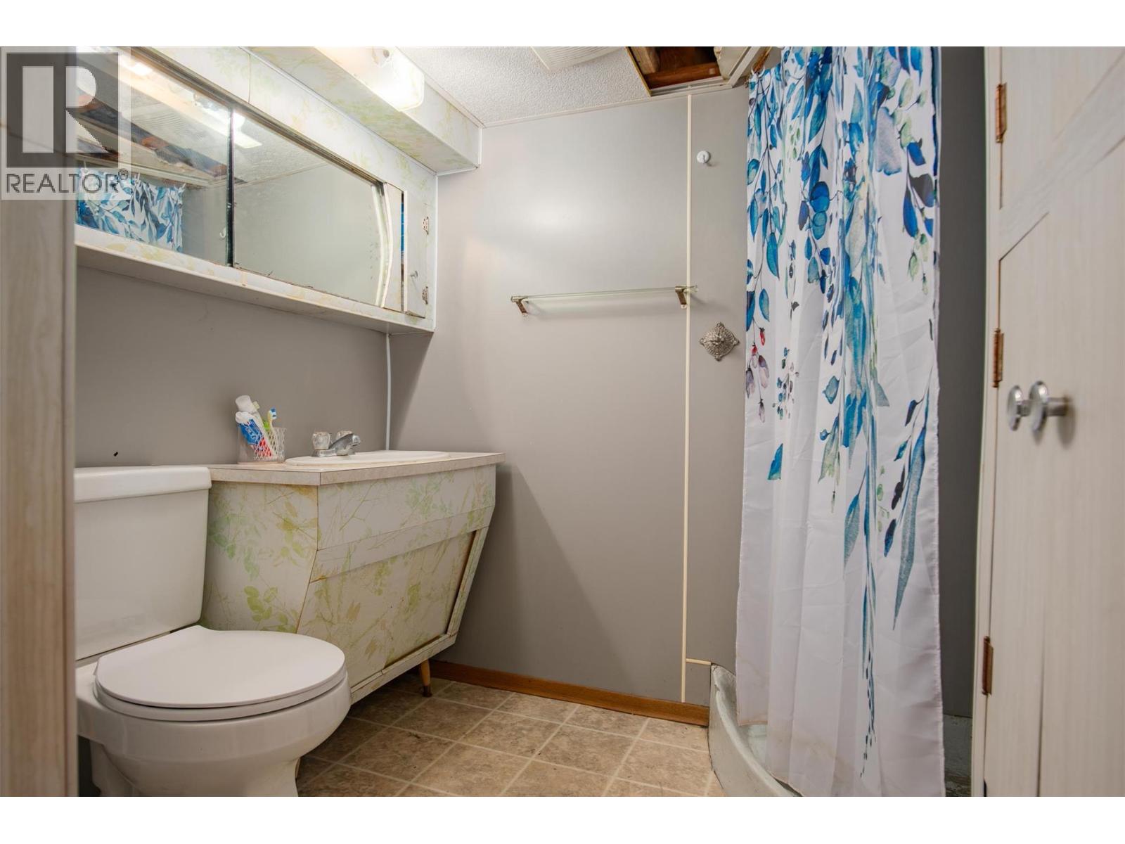 1338 Third Avenue, Trail