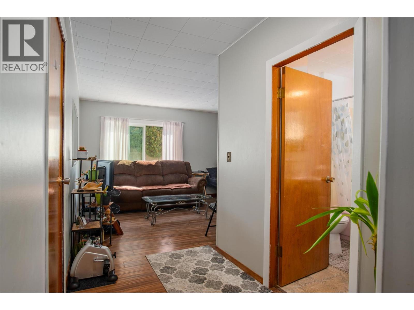 1338 Third Avenue, Trail