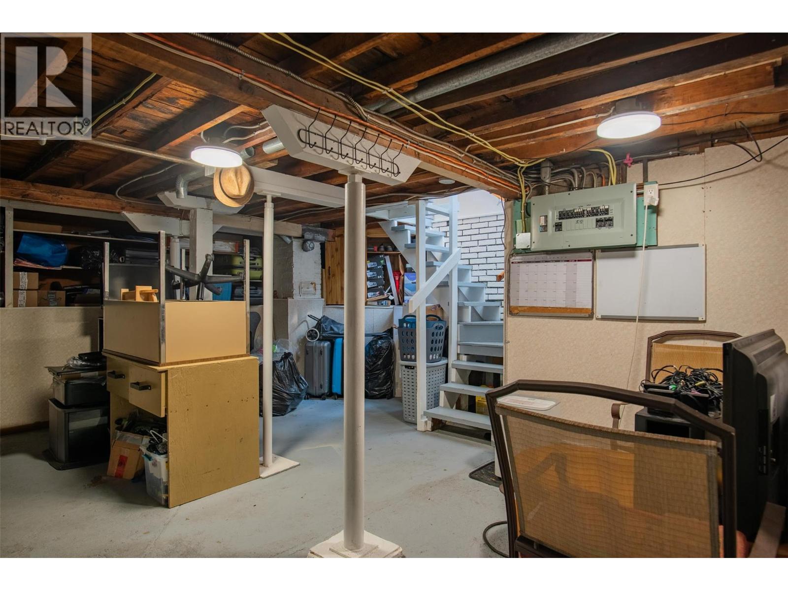 1338 Third Avenue, Trail