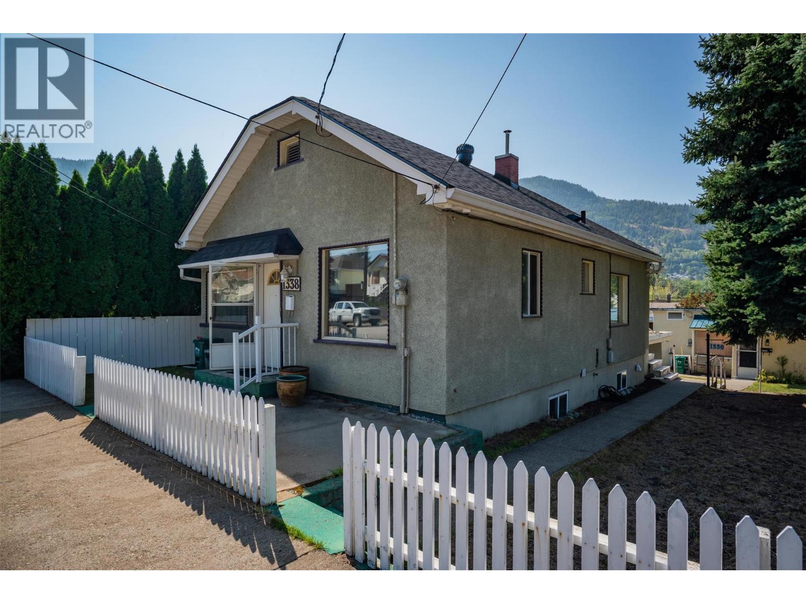 1338 Third Avenue, Trail