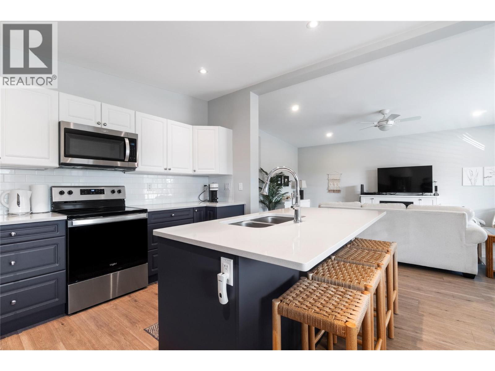 728 Elderberry Walk, Sicamous