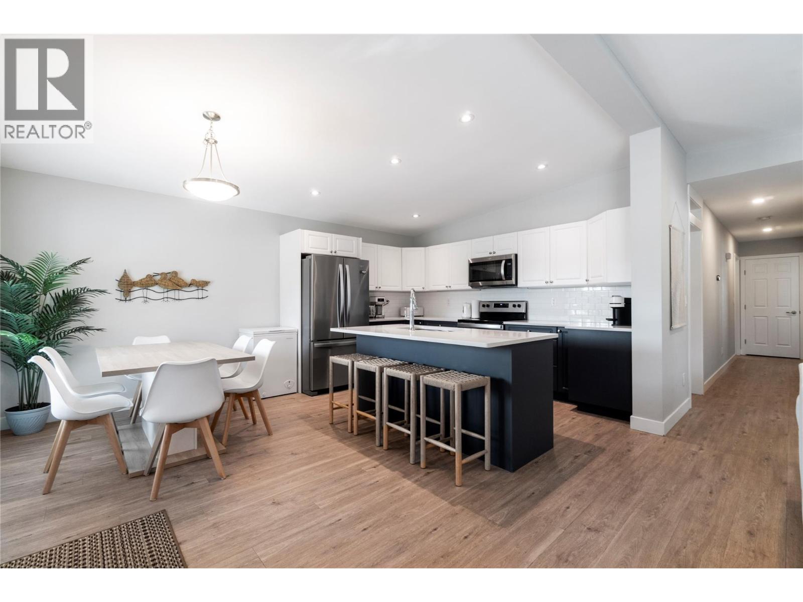 728 Elderberry Walk, Sicamous