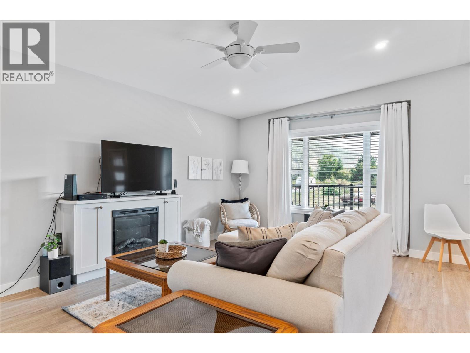 728 Elderberry Walk, Sicamous