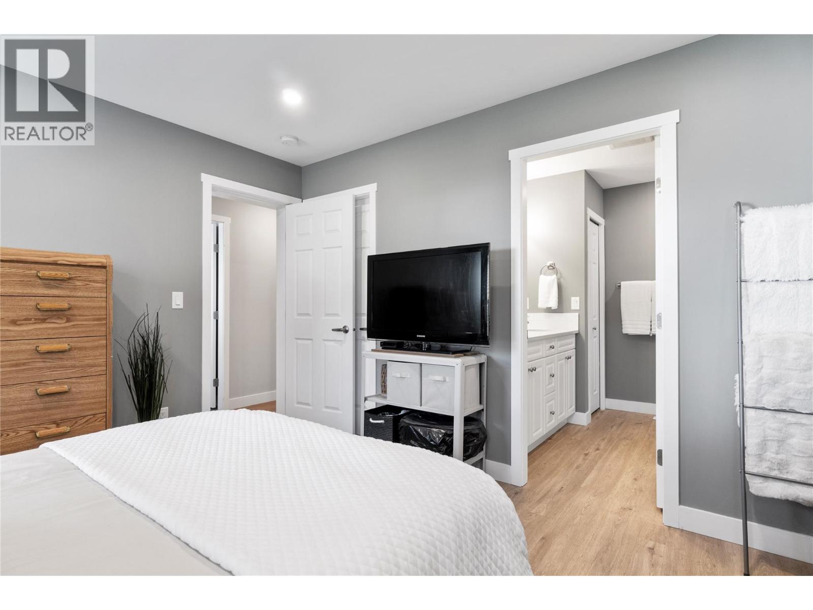 728 Elderberry Walk, Sicamous