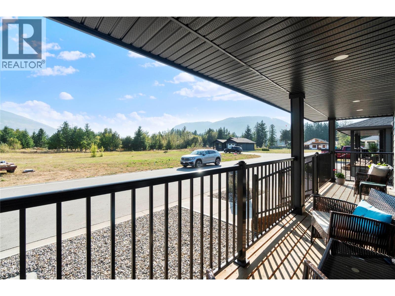 728 Elderberry Walk, Sicamous