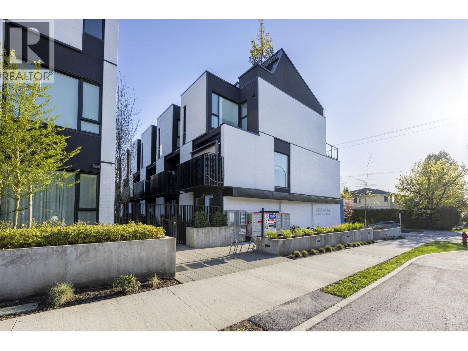 House in Vancouver - Image 6