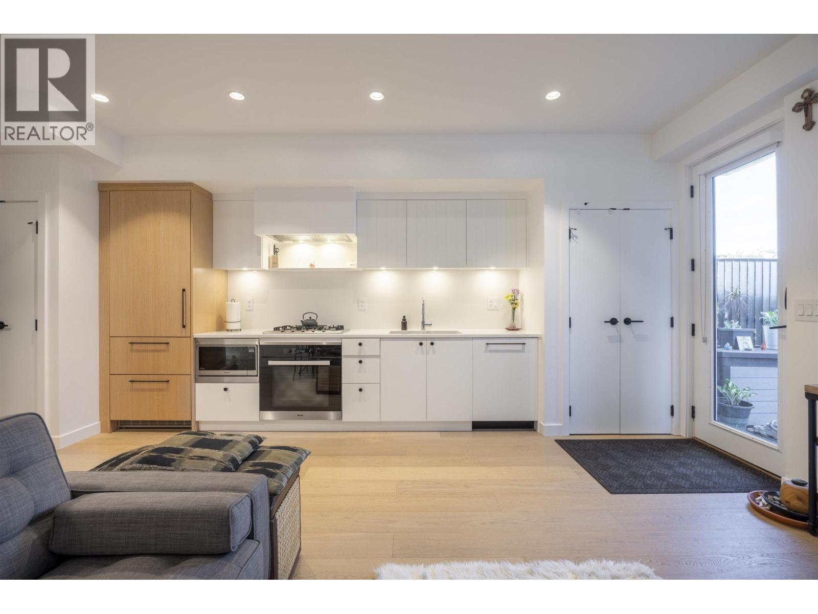 House in Vancouver - Image 4