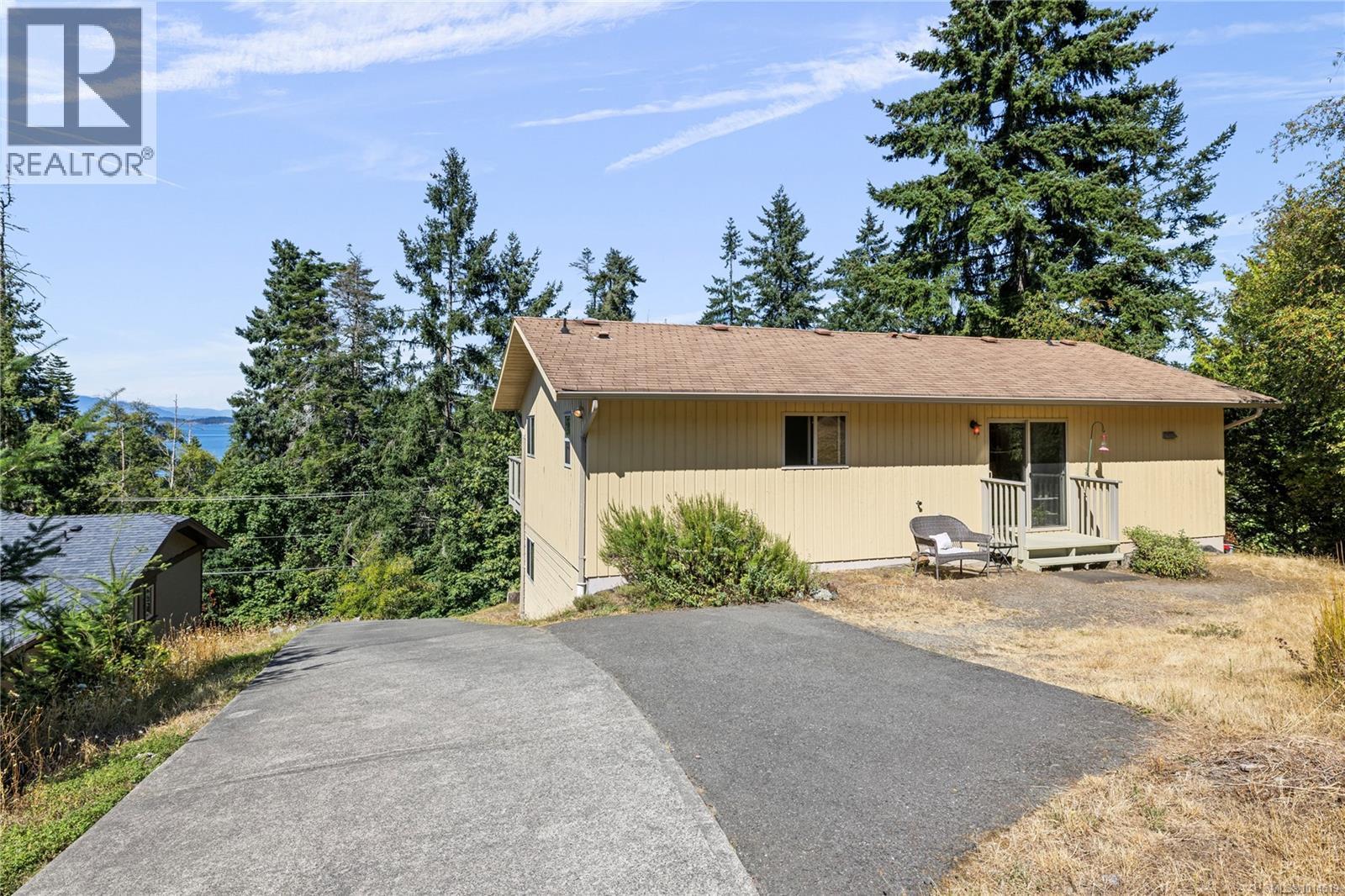 3122 Dolphin Dr, Nanoose Bay