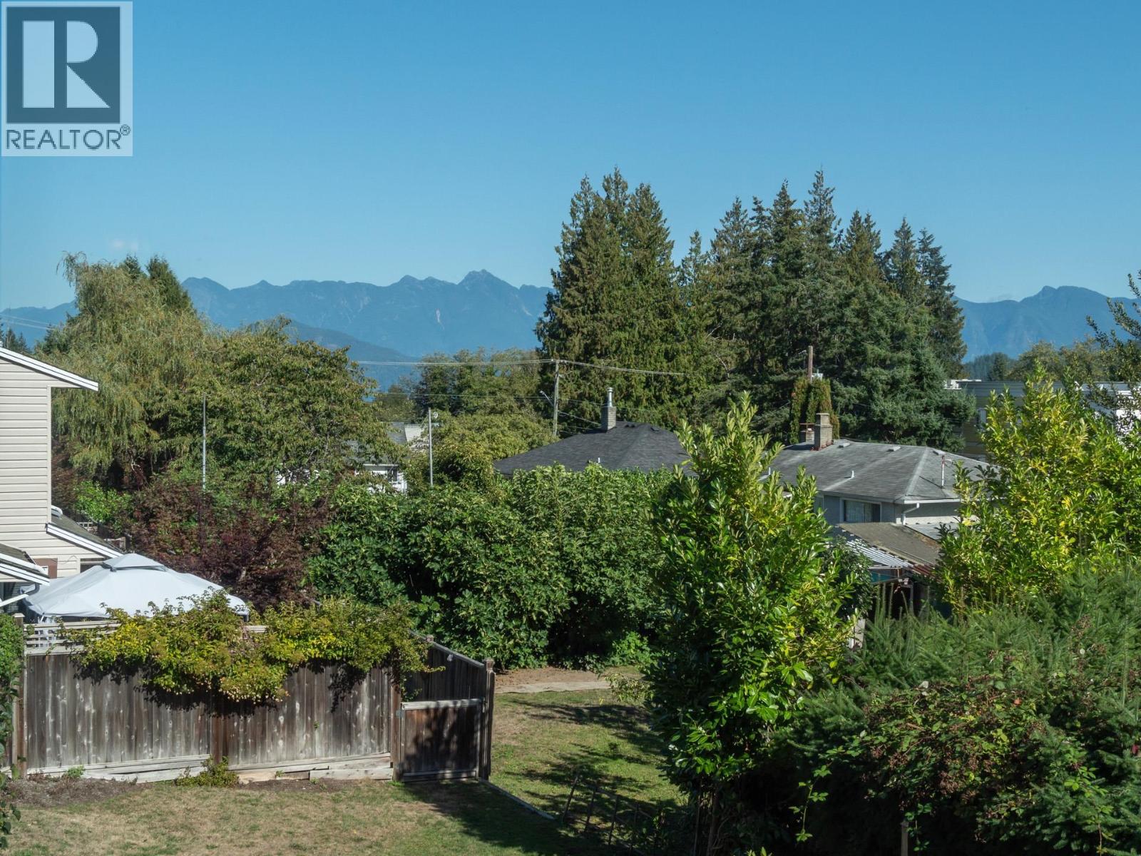 10 765 SCHOOL ROAD, Gibsons