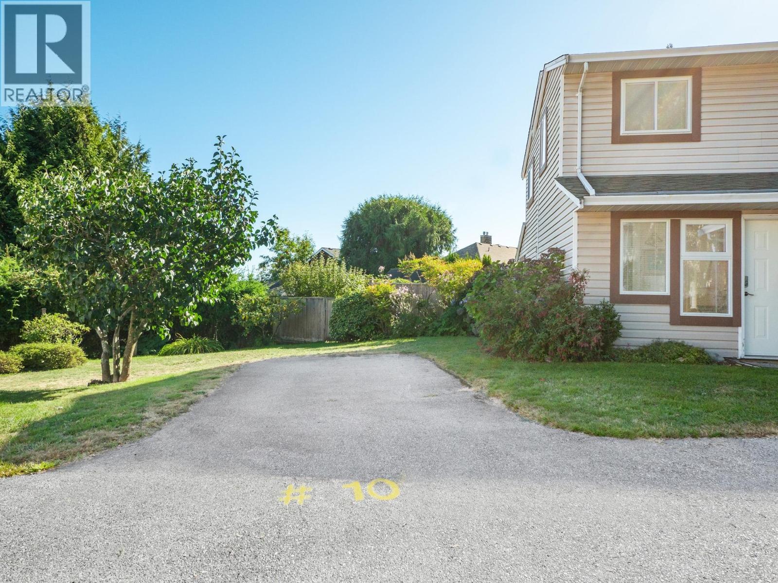 10 765 SCHOOL ROAD, Gibsons