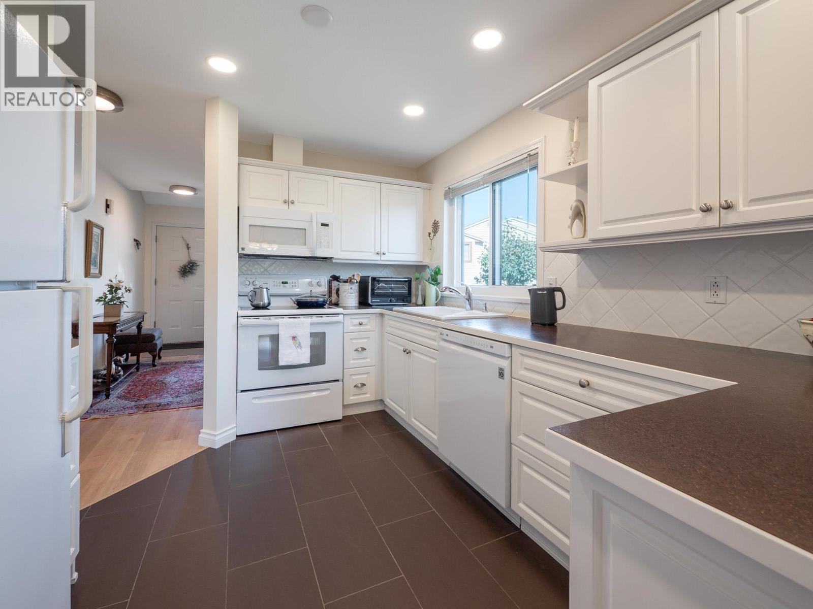 10 765 SCHOOL ROAD, Gibsons