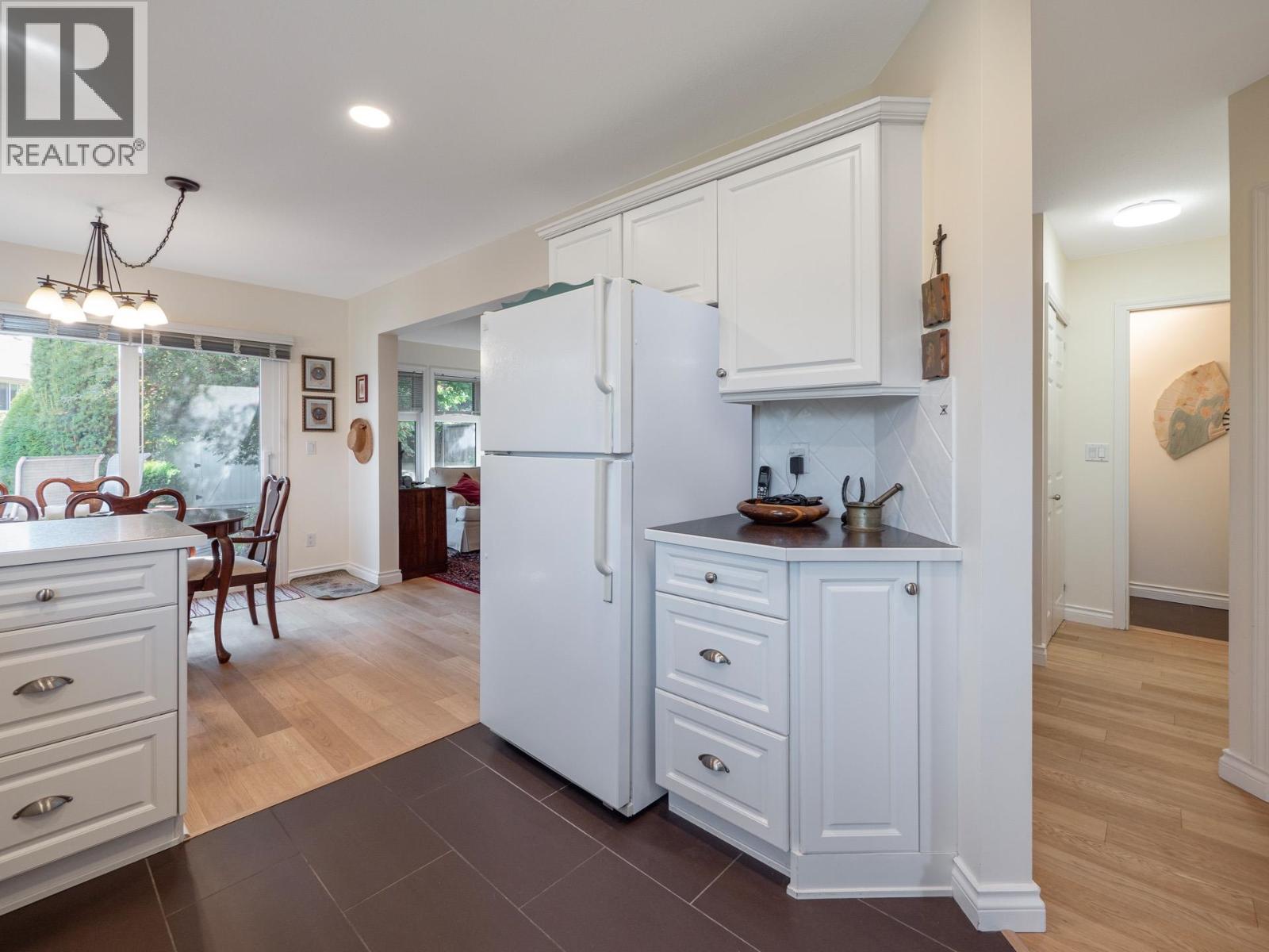 10 765 SCHOOL ROAD, Gibsons