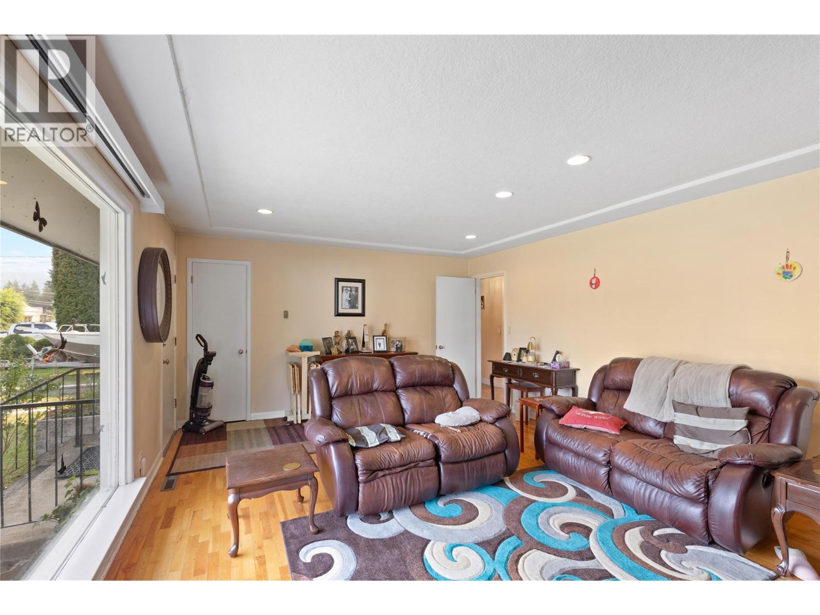 1230 Shuswap Avenue, Sicamous