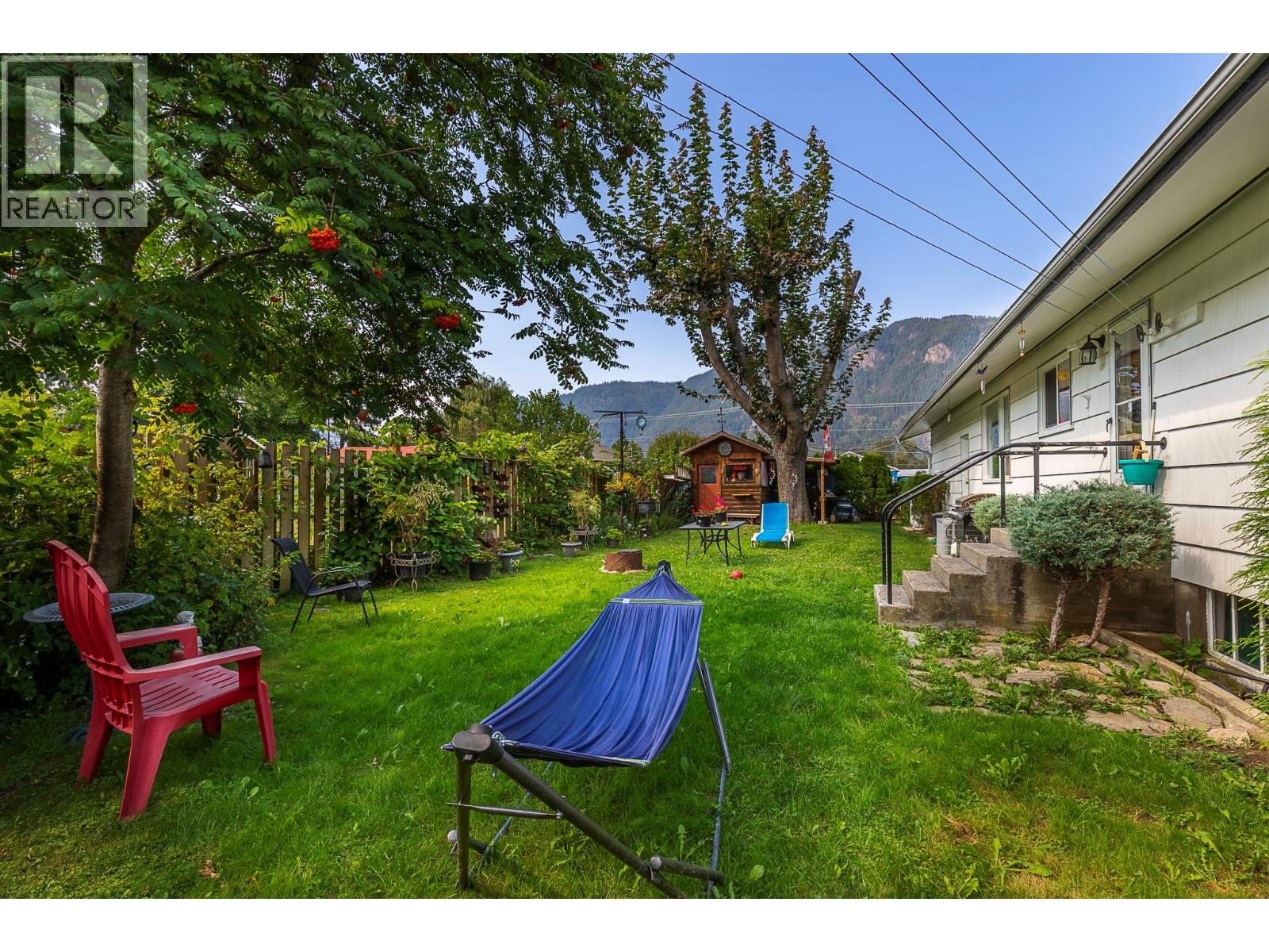 1230 Shuswap Avenue, Sicamous