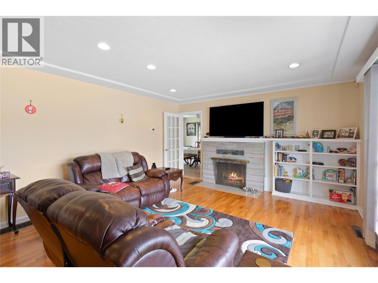 1230 Shuswap Avenue, Sicamous