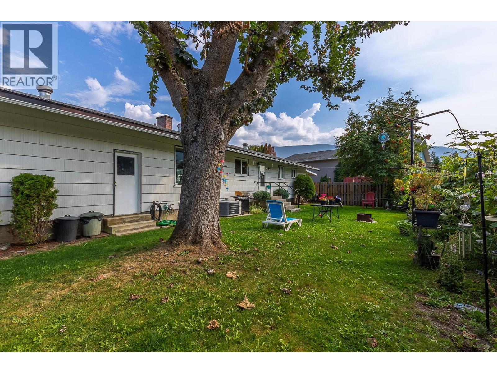 1230 Shuswap Avenue, Sicamous