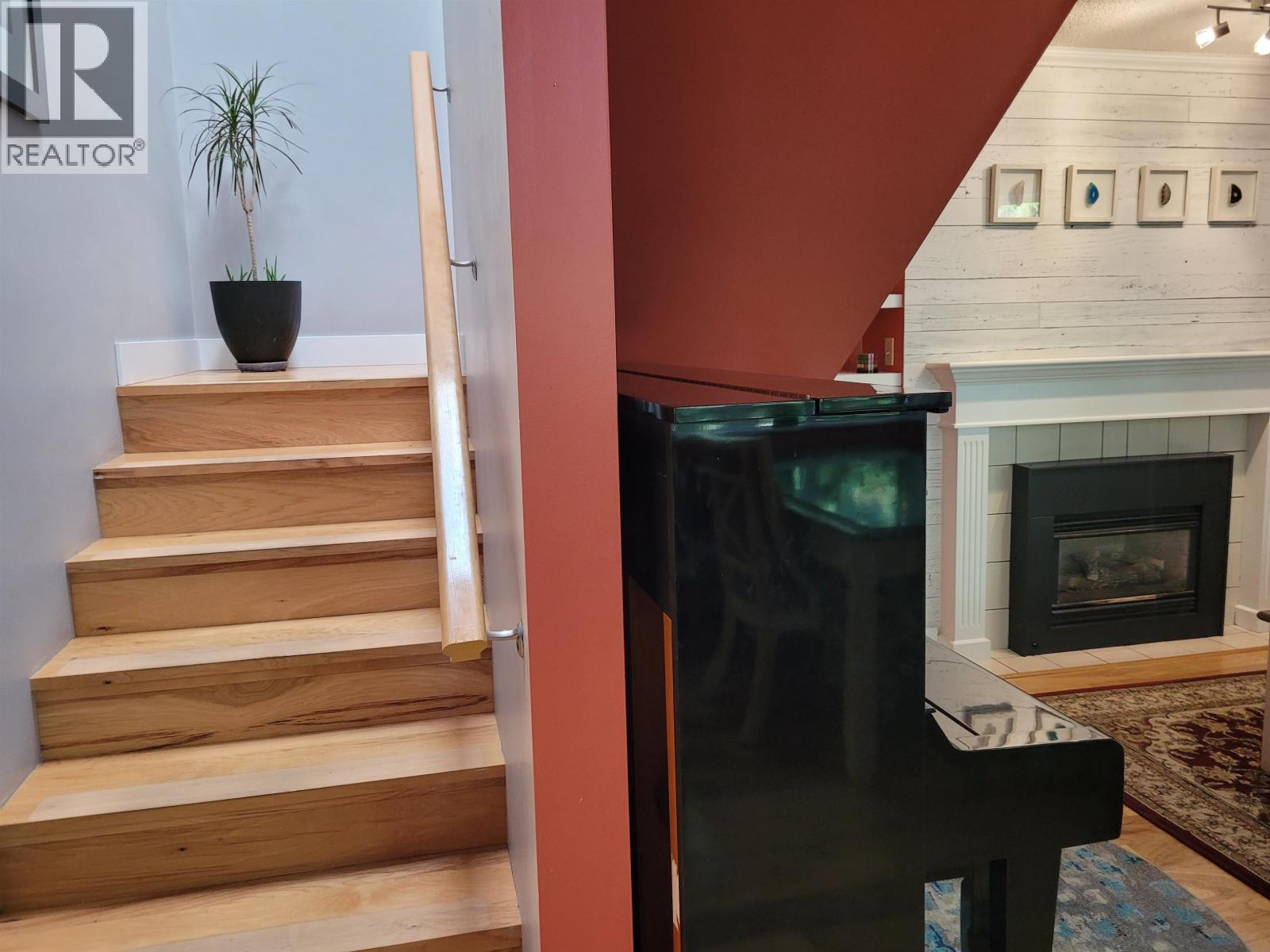28 7345 SANDBORNE AVENUE, Burnaby