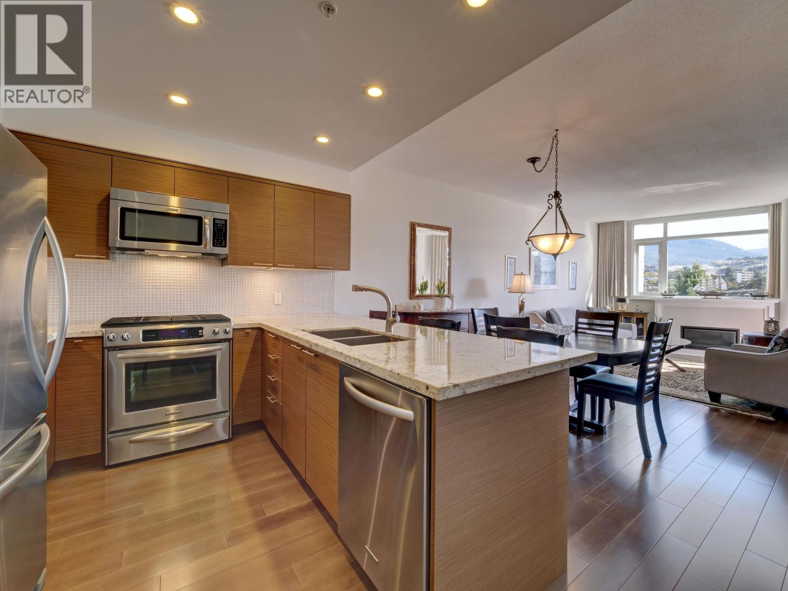 405 5725 TEREDO STREET, Sechelt