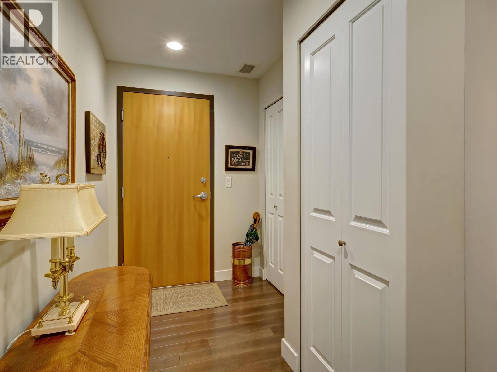 405 5725 TEREDO STREET, Sechelt