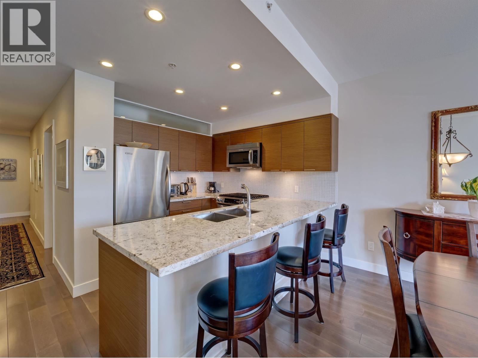 405 5725 TEREDO STREET, Sechelt