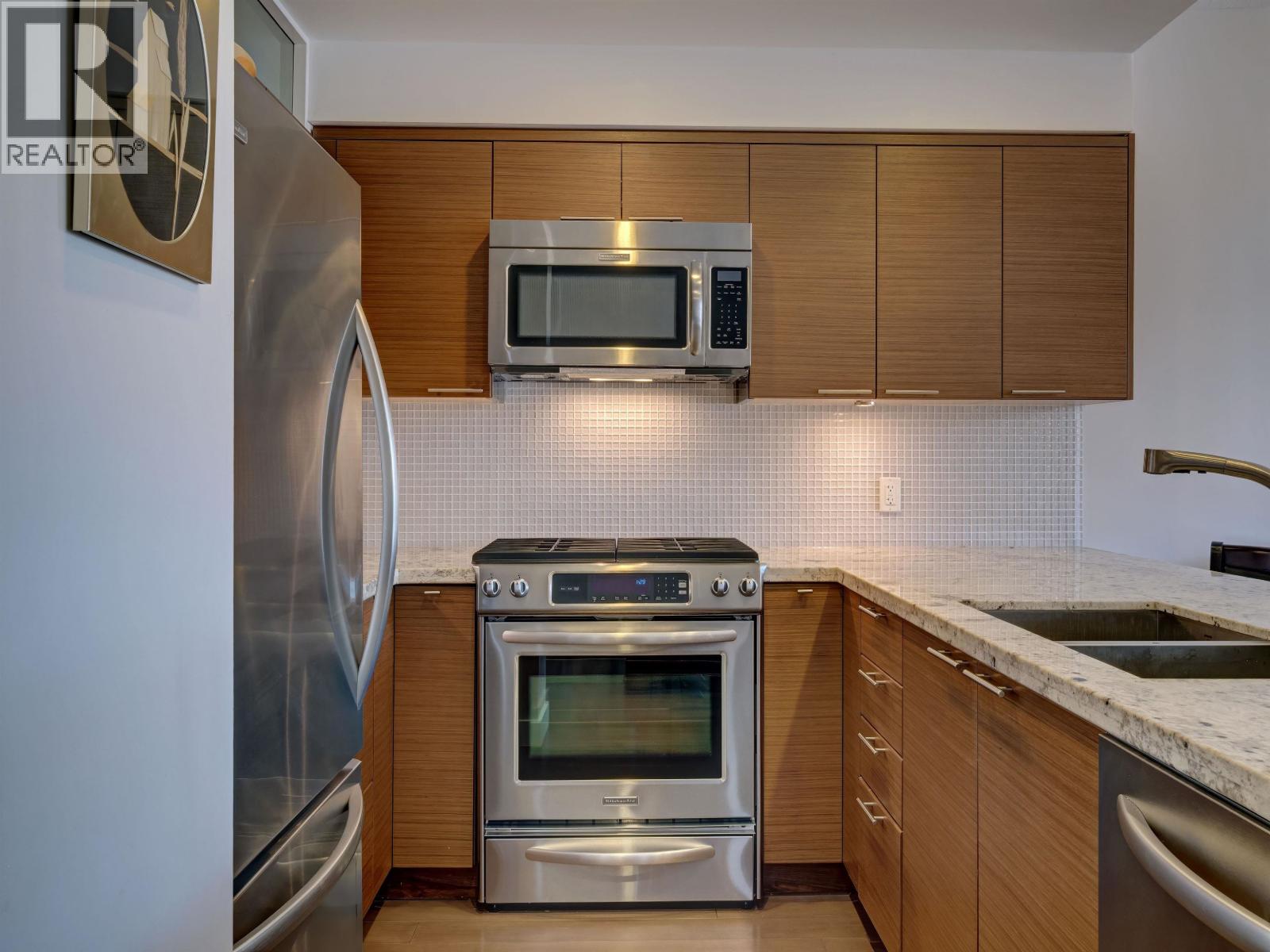 405 5725 TEREDO STREET, Sechelt