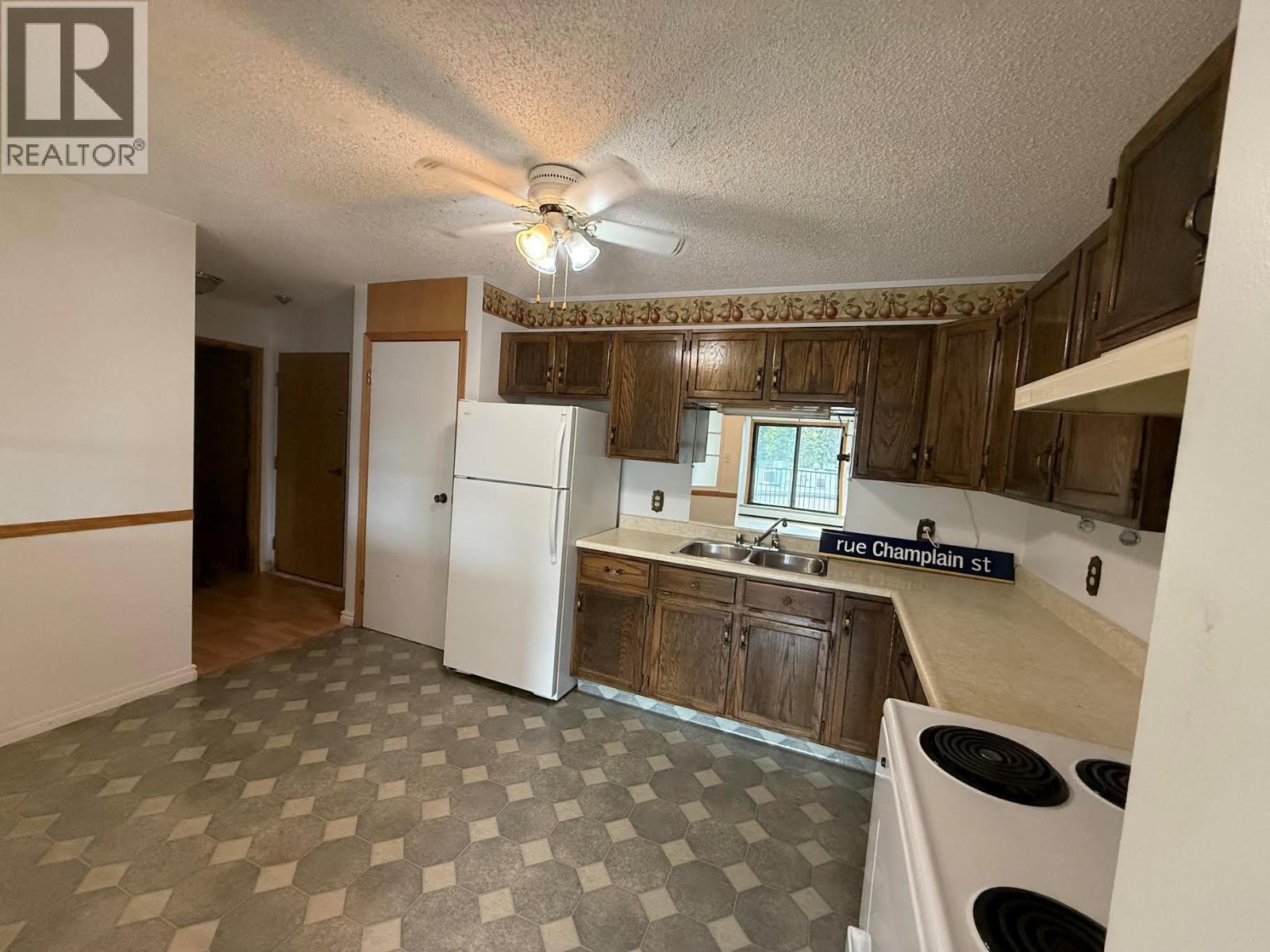 1286 PONDEROSA Drive Unit# 121, Sparwood