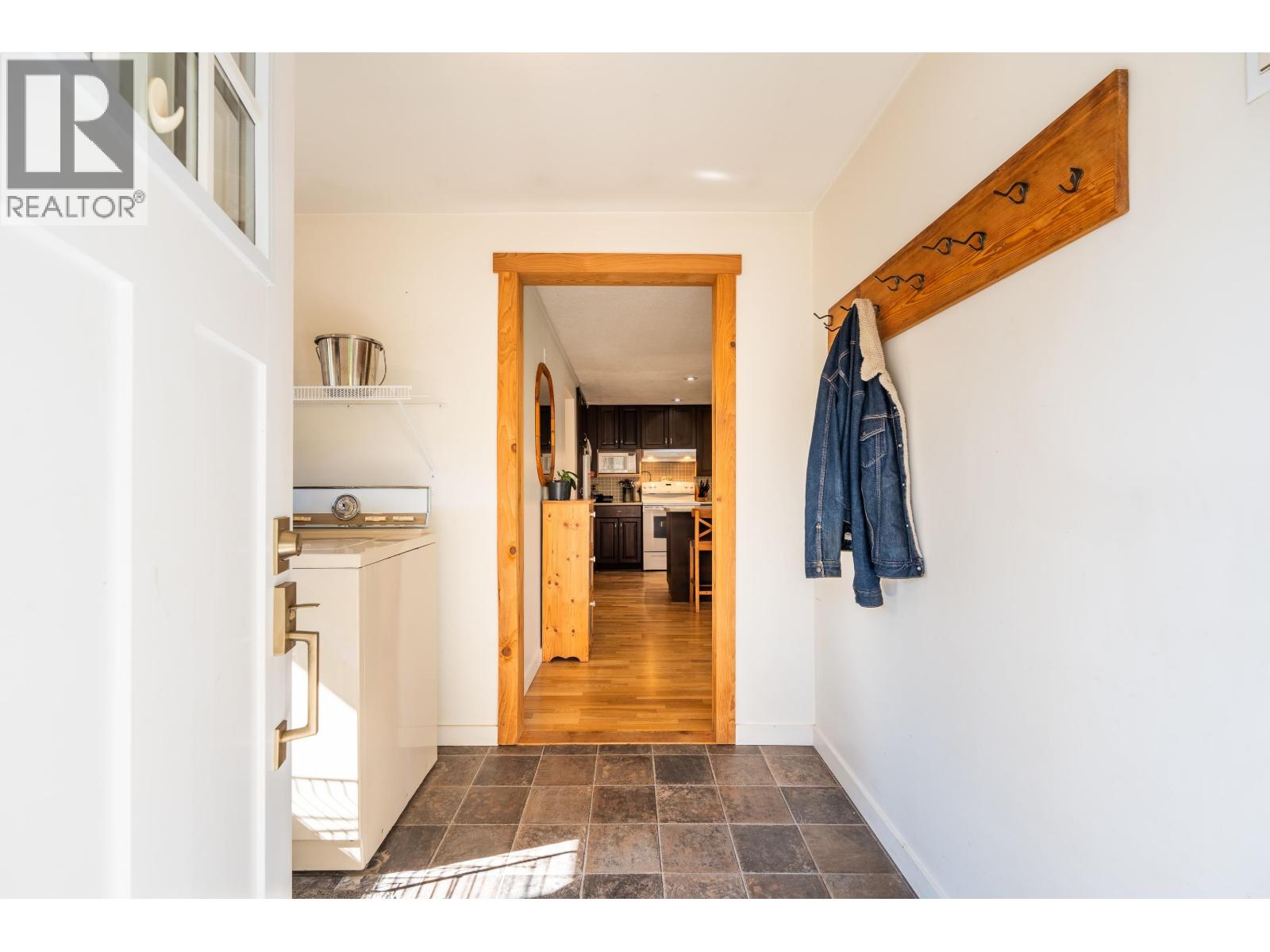 5459 DERBY ROAD, Sechelt