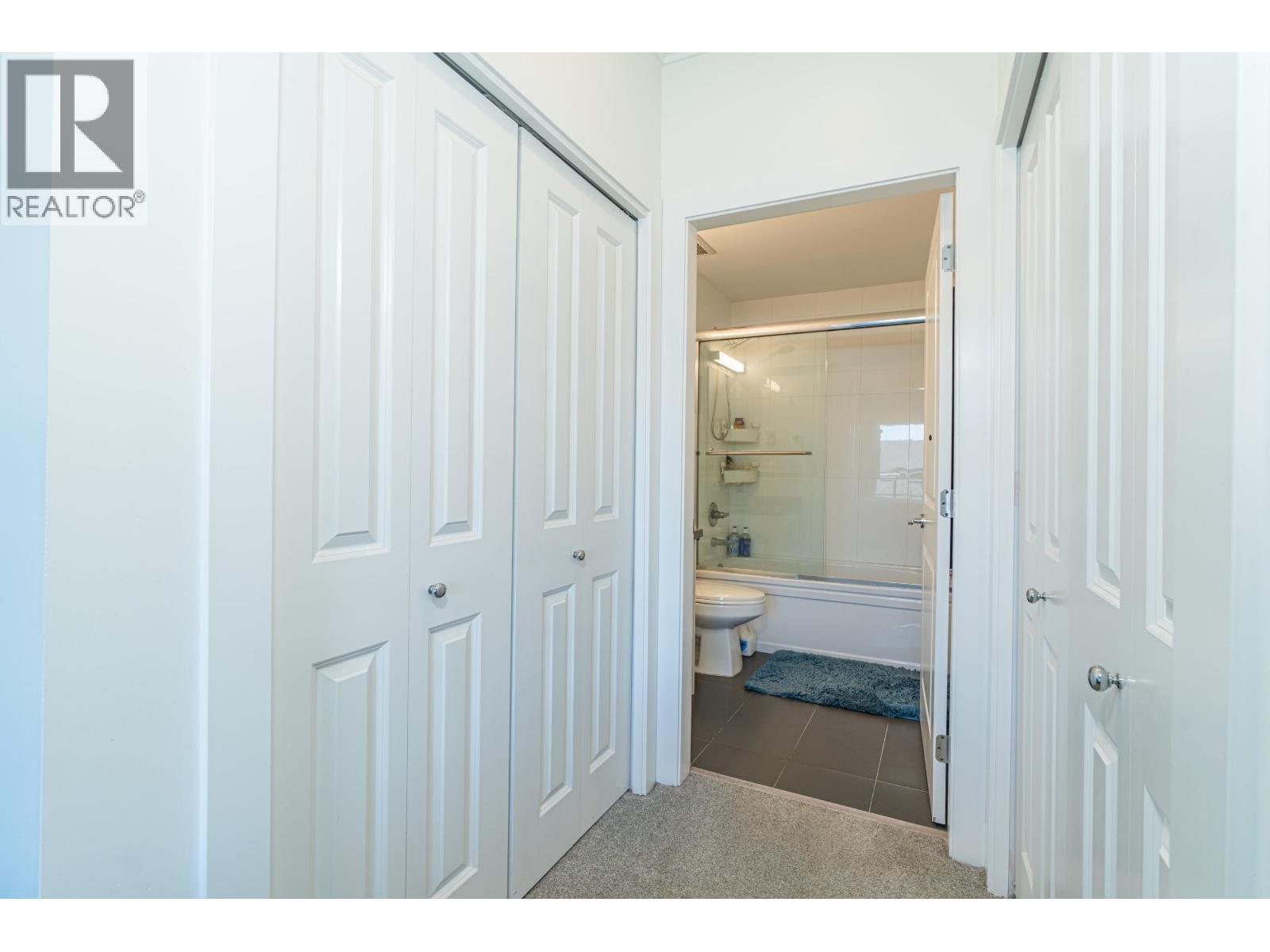 404 2389 HAWTHORNE AVENUE, Port Coquitlam