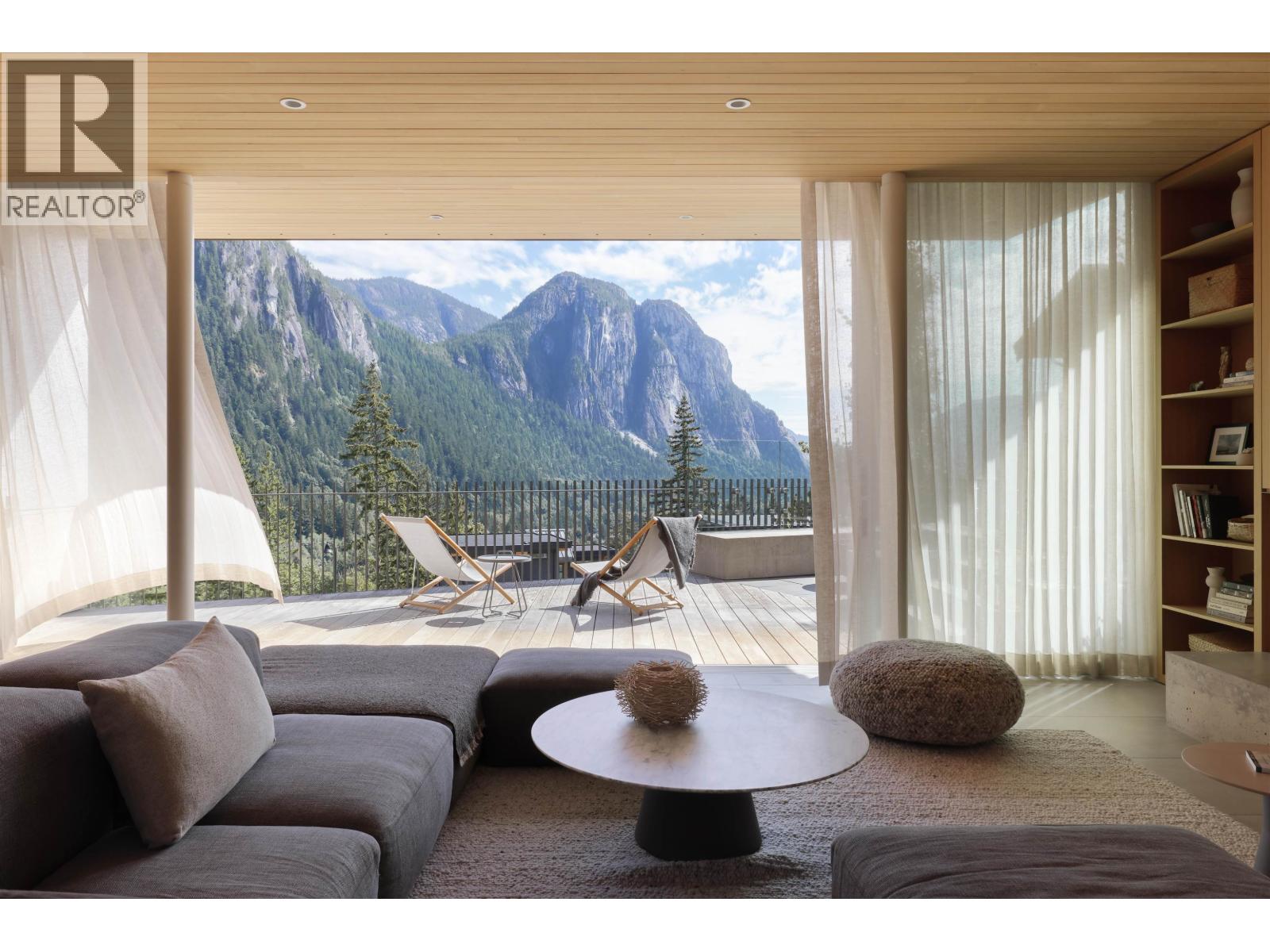 38574 HIGH CREEK DRIVE, Squamish