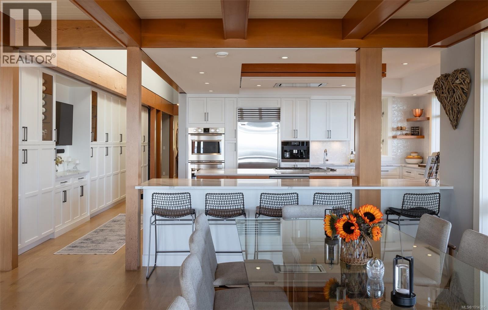  2072 Esplanade, Oak Bay