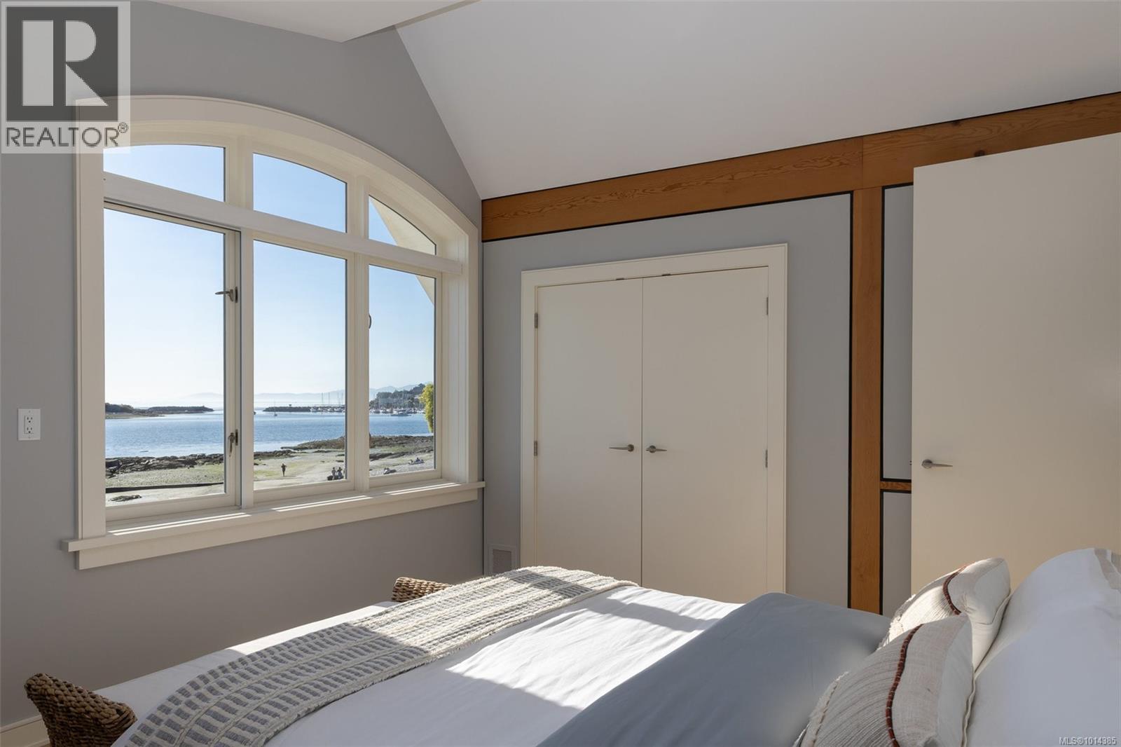  2072 Esplanade, Oak Bay
