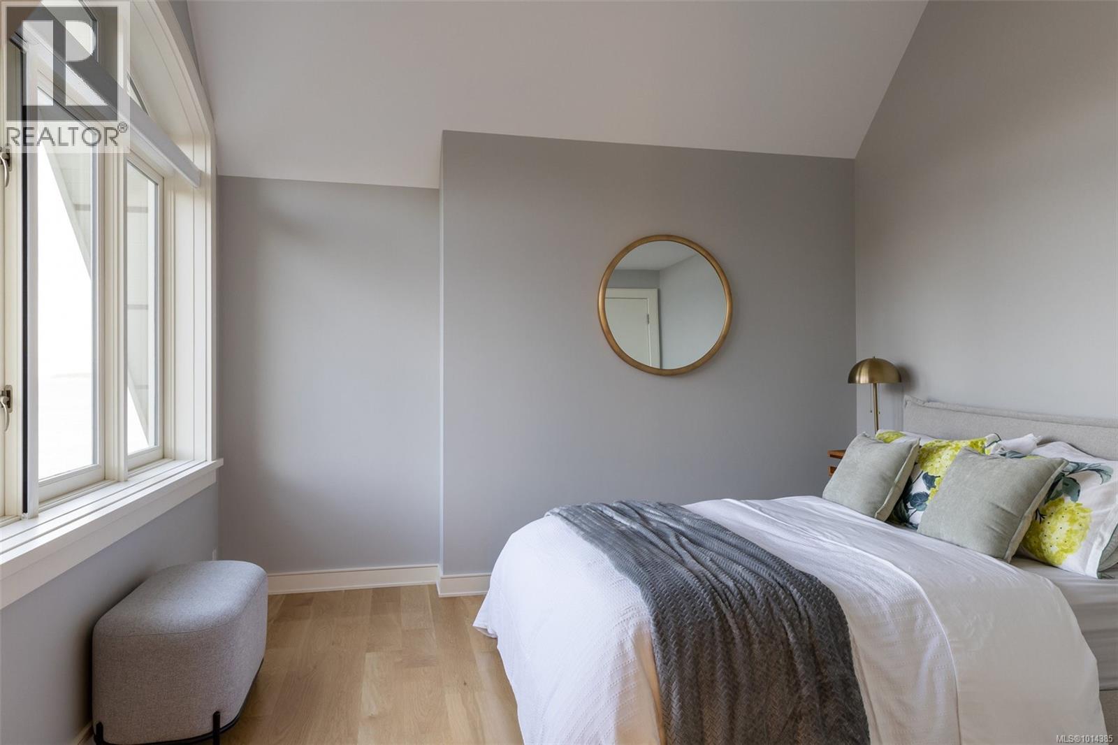 2072 Esplanade, Oak Bay