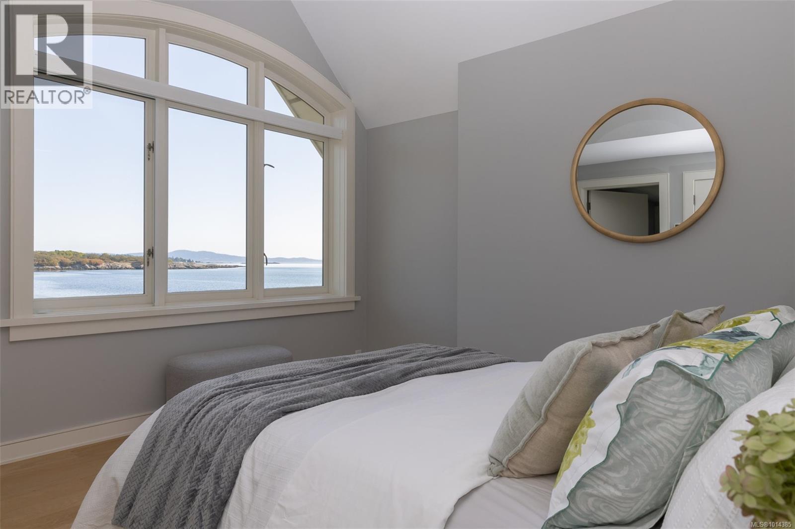  2072 Esplanade, Oak Bay