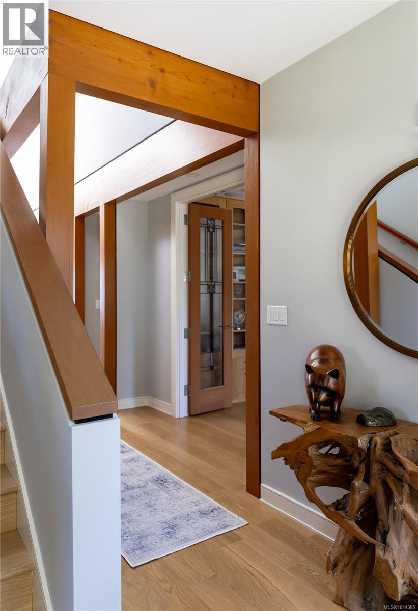  2072 Esplanade, Oak Bay
