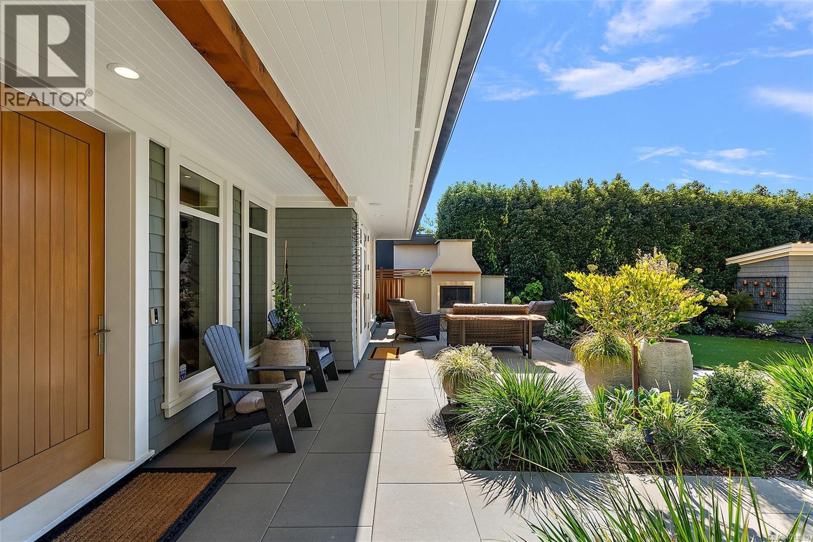  2072 Esplanade, Oak Bay