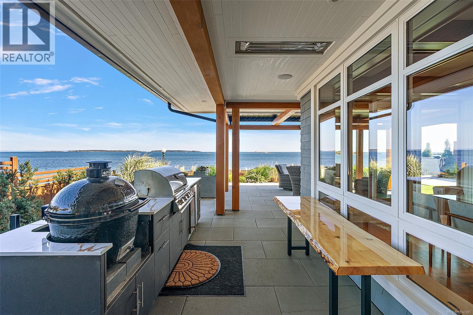  2072 Esplanade, Oak Bay