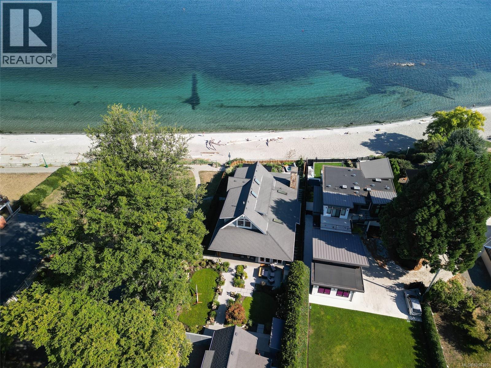  2072 Esplanade, Oak Bay