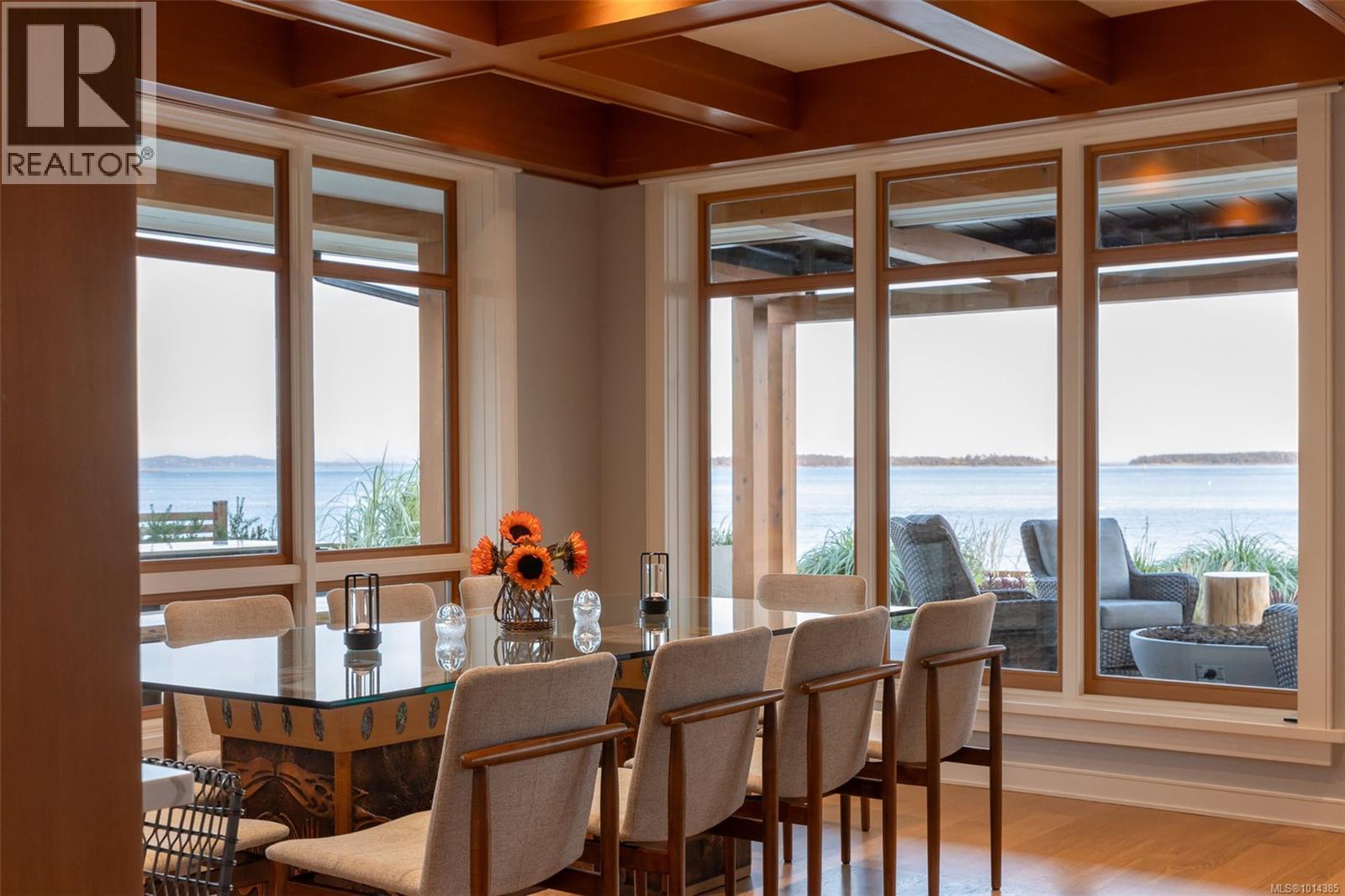  2072 Esplanade, Oak Bay