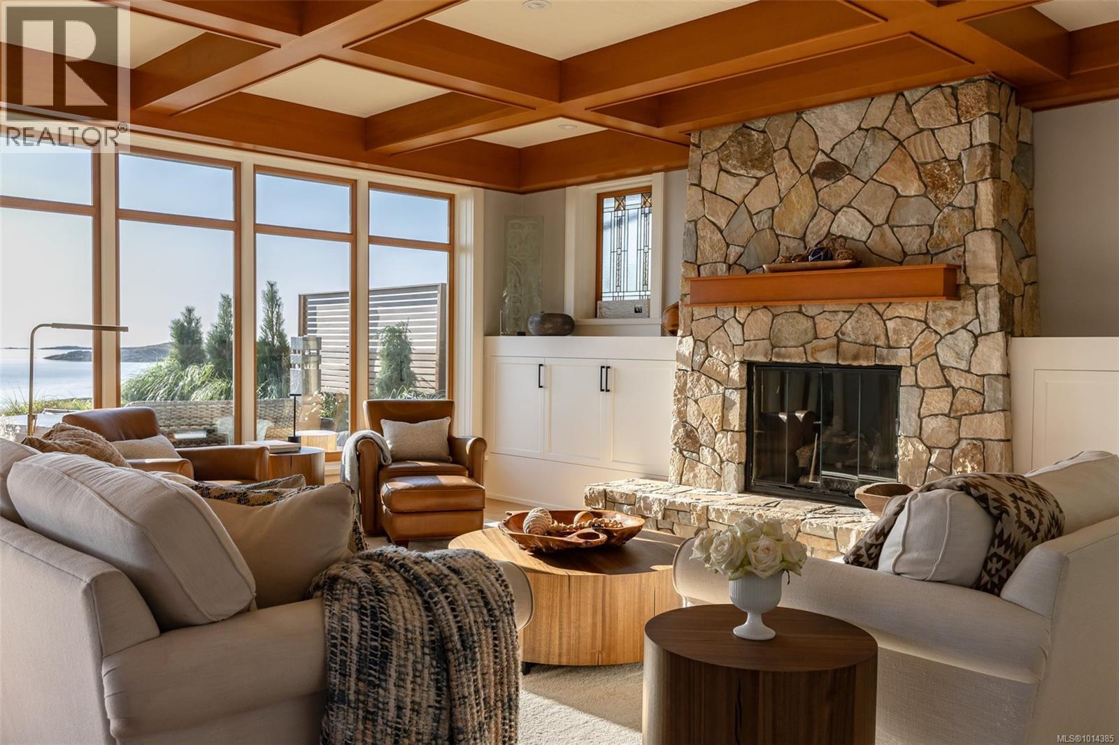  2072 Esplanade, Oak Bay