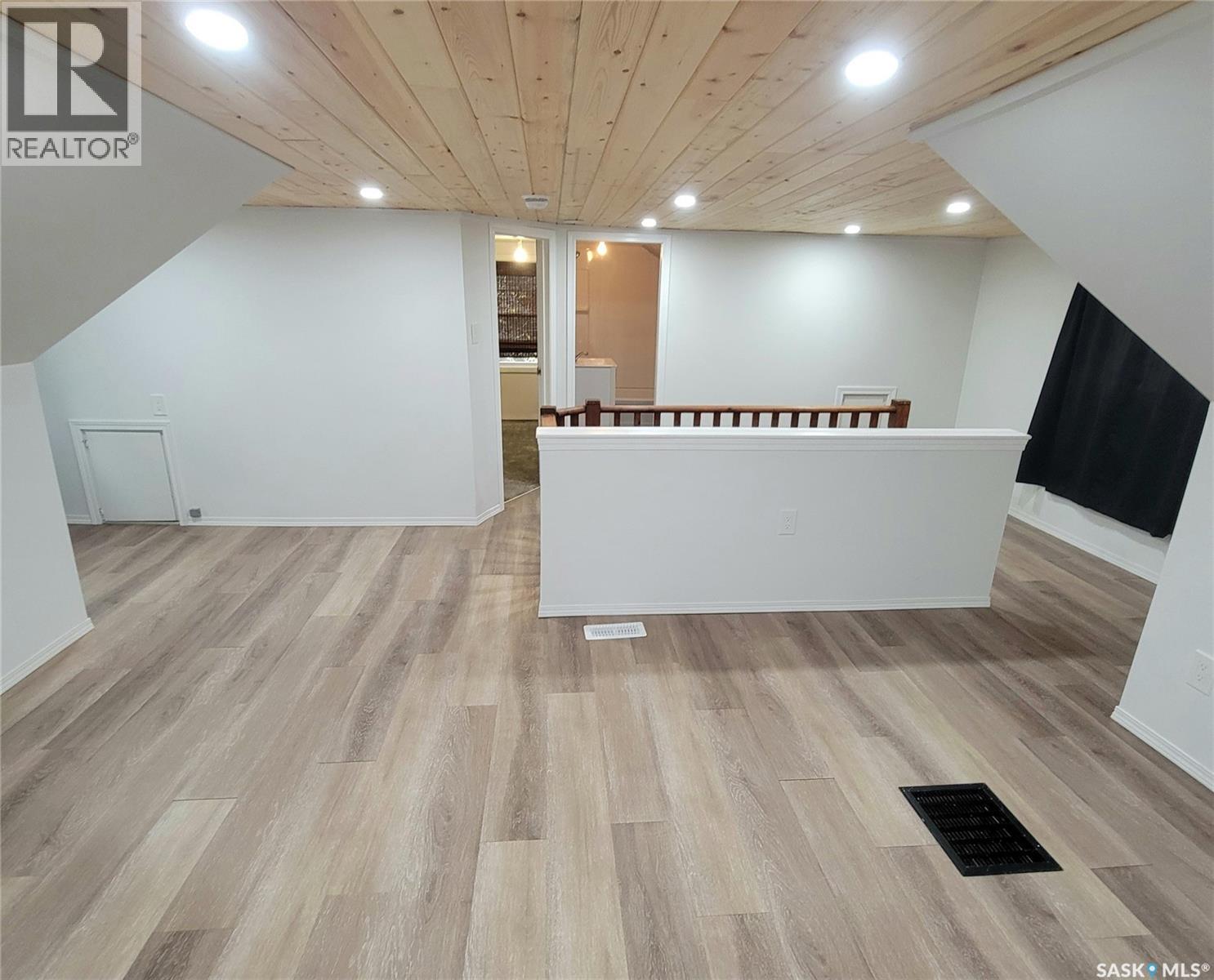 404 USHERVILLE ROAD - 13