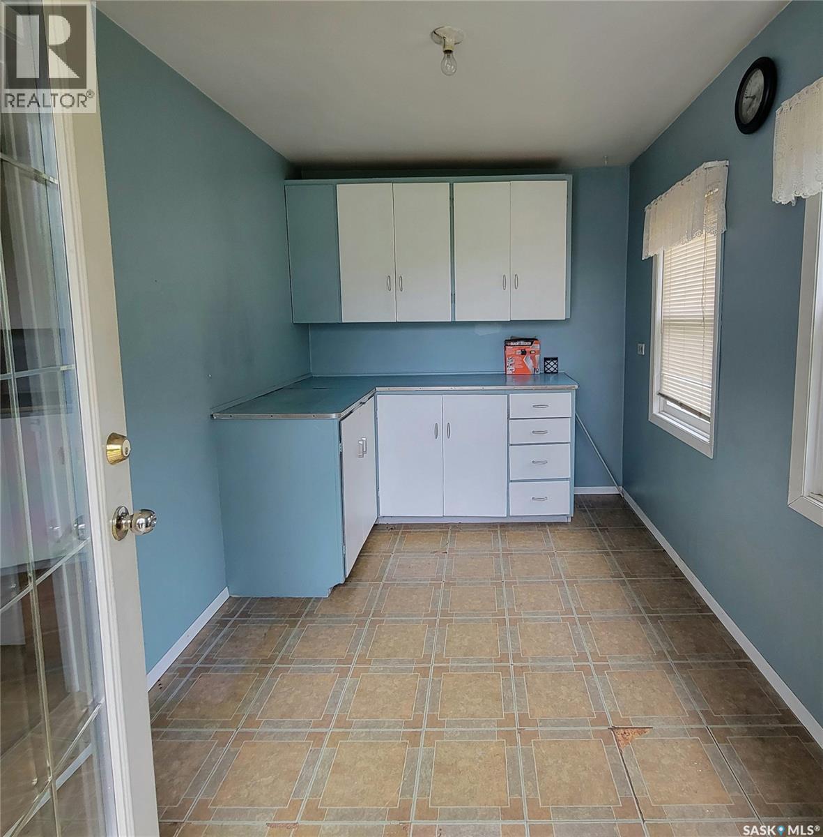 404 USHERVILLE ROAD - 3