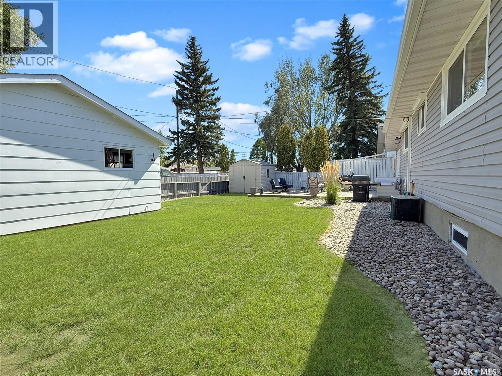 Single Family House Bungalow for Sale in  Macdonald CRESCENT Swift Current 