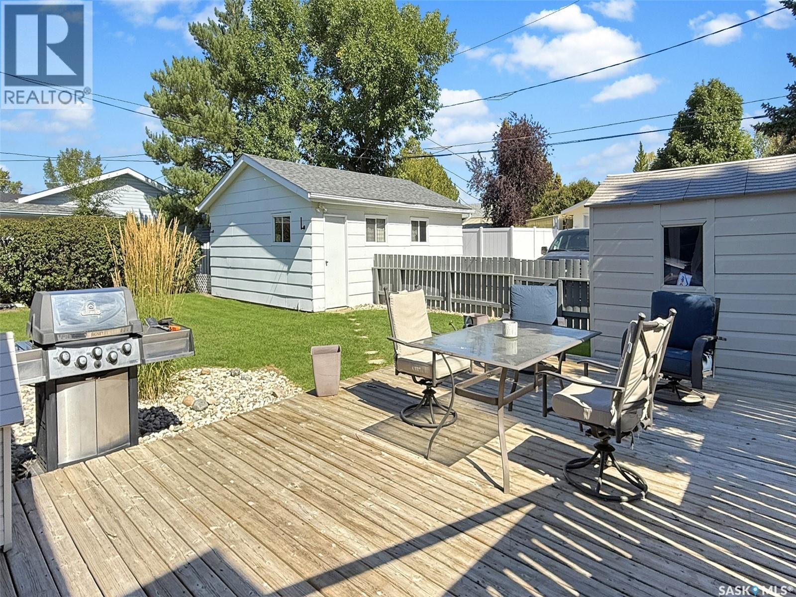 Single Family House Bungalow for Sale in  Macdonald CRESCENT Swift Current 