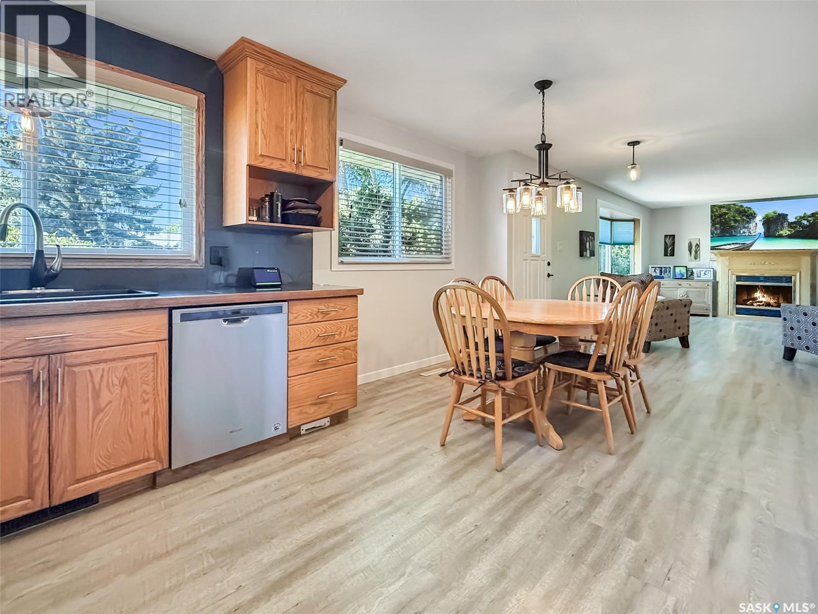 Single Family House Bungalow for Sale in  Macdonald CRESCENT Swift Current 