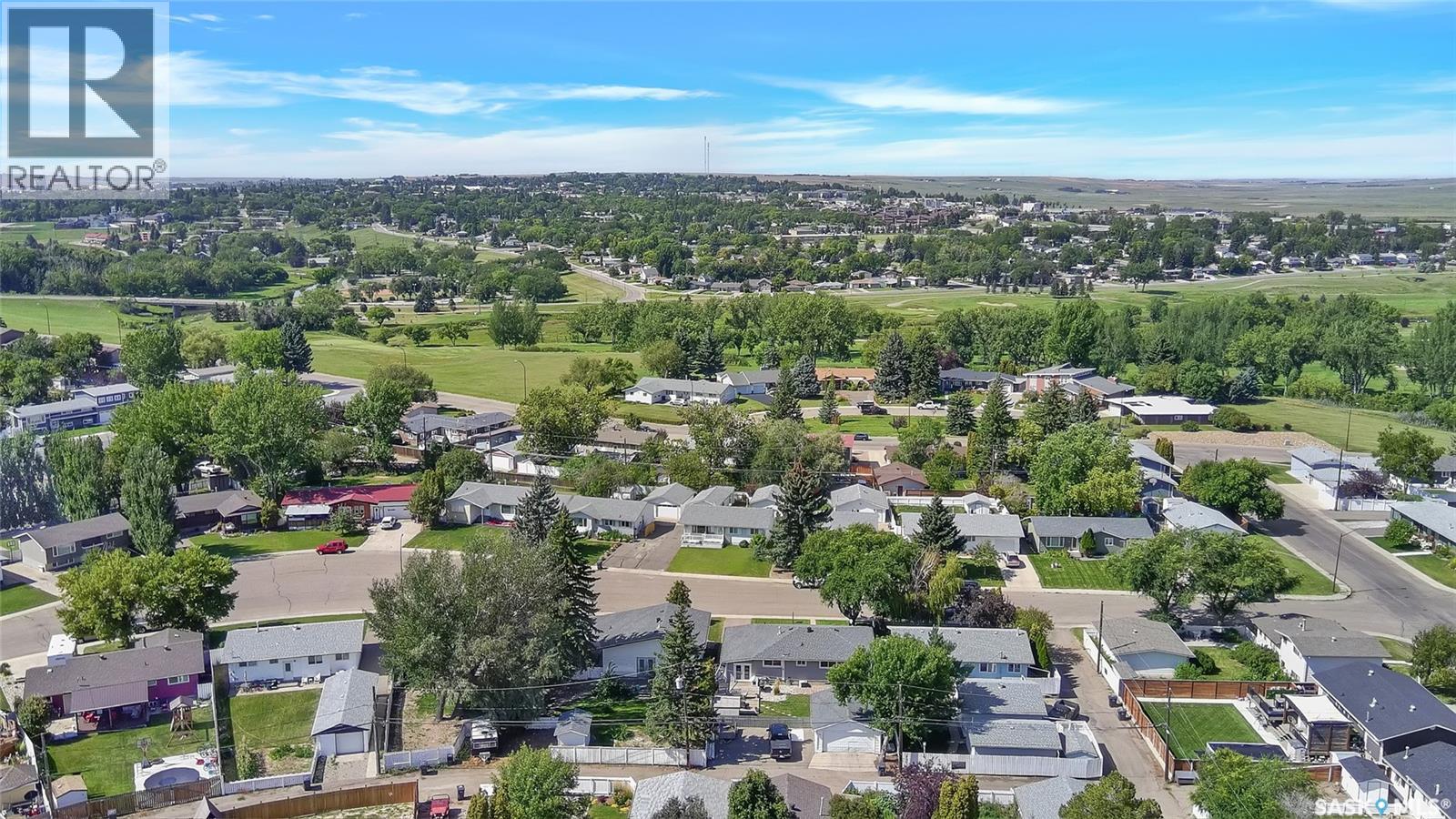 Single Family House Bungalow for Sale in  Macdonald CRESCENT Swift Current 