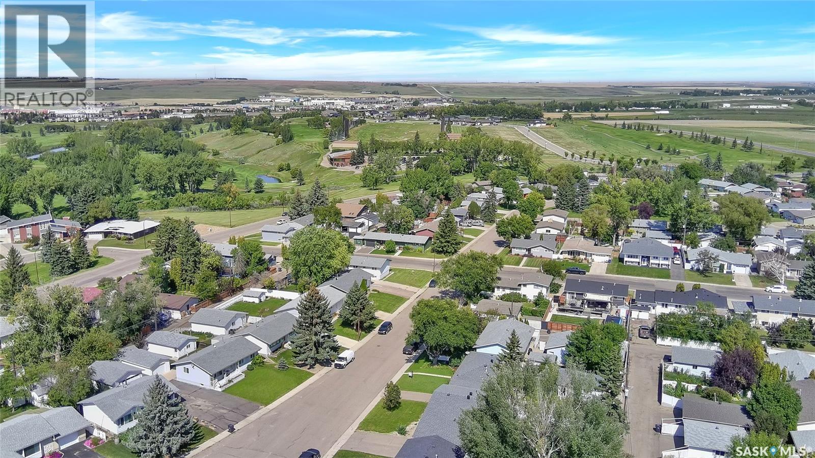 Single Family House Bungalow for Sale in  Macdonald CRESCENT Swift Current 