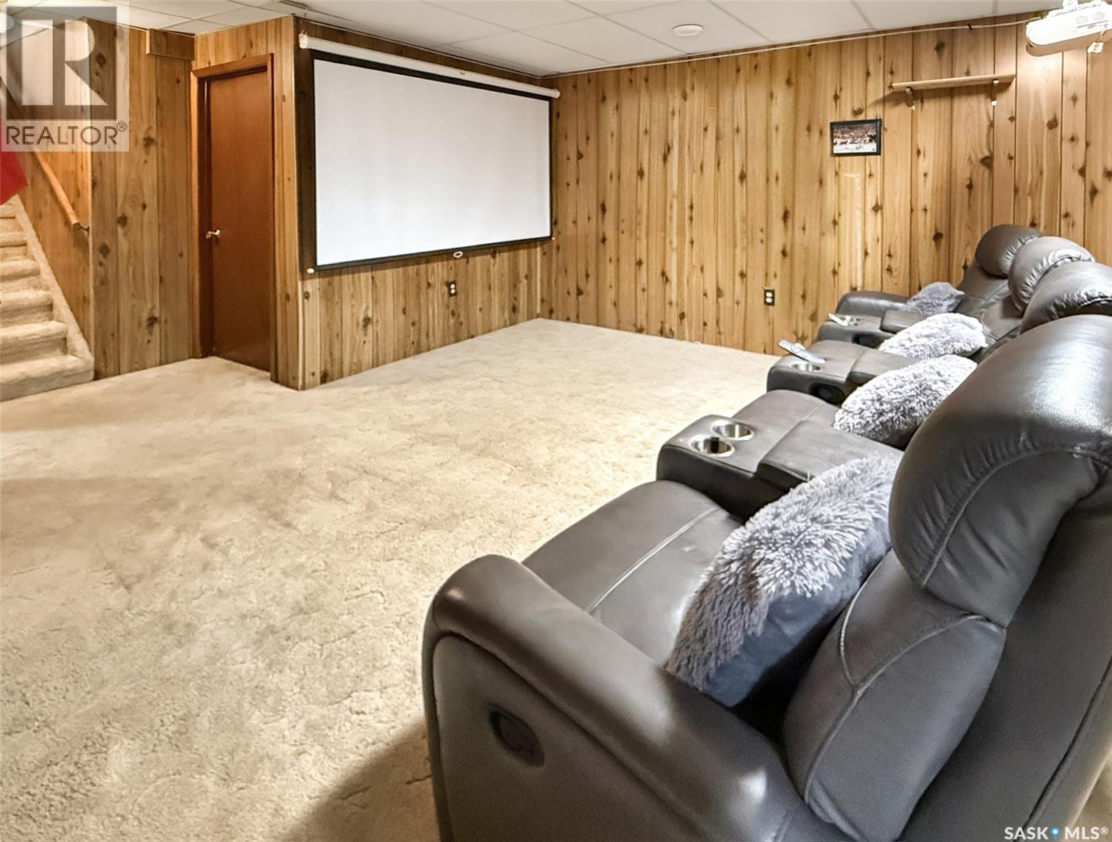 Single Family House Bungalow for Sale in  Macdonald CRESCENT Swift Current 