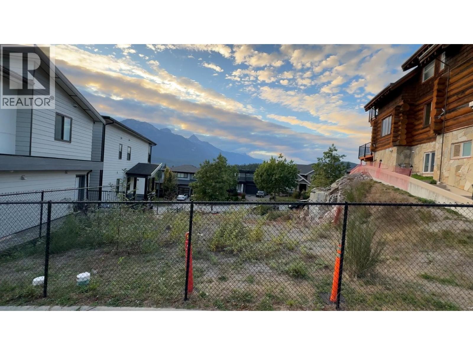 40876 THE CRESCENT, Squamish