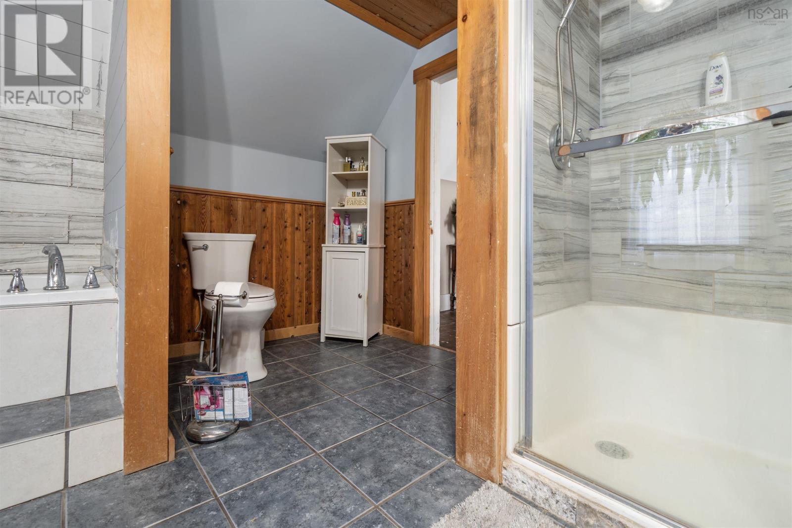 Property 30 of 49 of 187 Highway 302