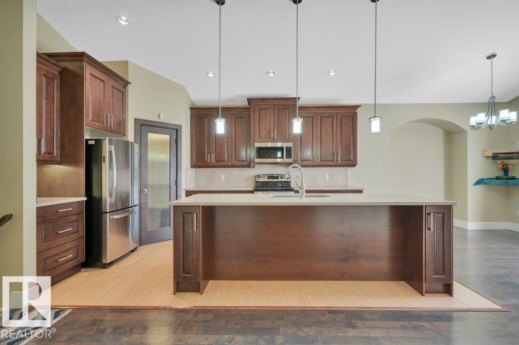 6221 167A AV NW, Edmonton